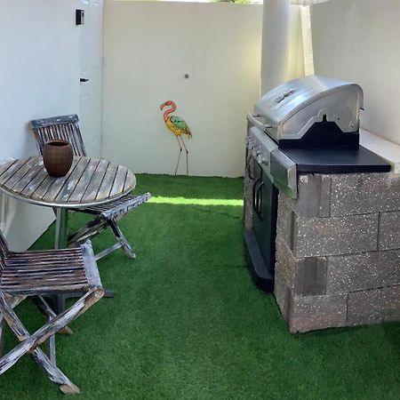 Cozy 1-Bedroom Apartment Minutes Away Drive To Mangel Halto Beach Savaneta Eksteriør bilde